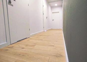 Drzwi przylgowe Voster - białe gładkie